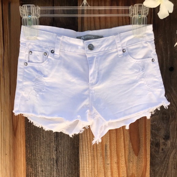 Tractr Other - Tractr girl white distressed jean shorts